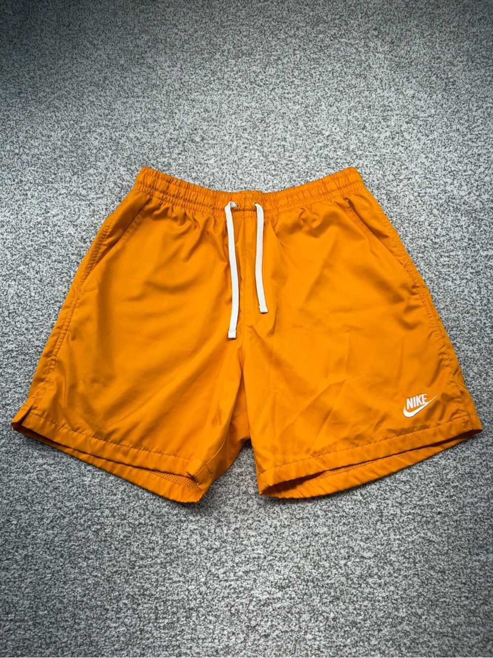 Men's Nike Sportswear Woven Lined Flow Pockets Bold Orange Shorts Size Medium